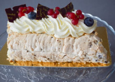 Marengsroulade m. flødeskum og banan 